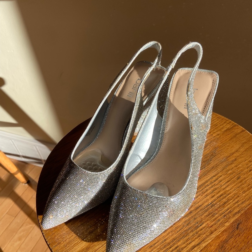 💎 Bar III “Arricaf” Silver Bling Slingback Pumps – Size 8.5M 💎